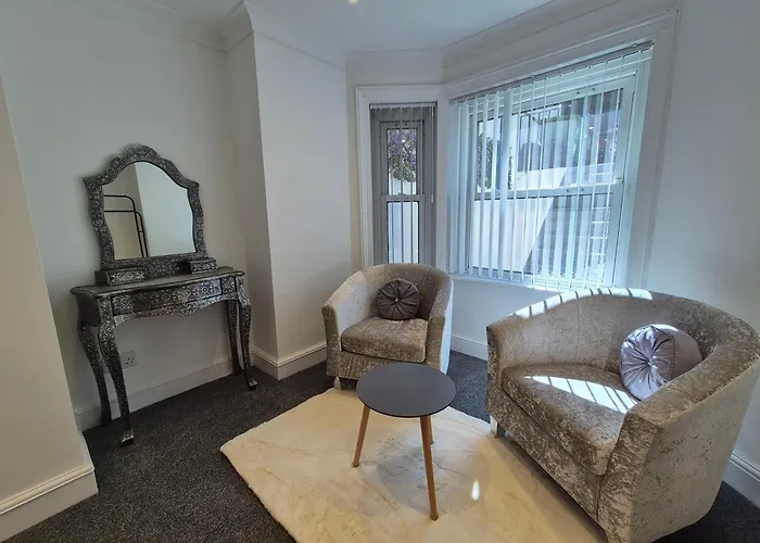 #26A Newly Refurbished Portsmouth Garden Apartment