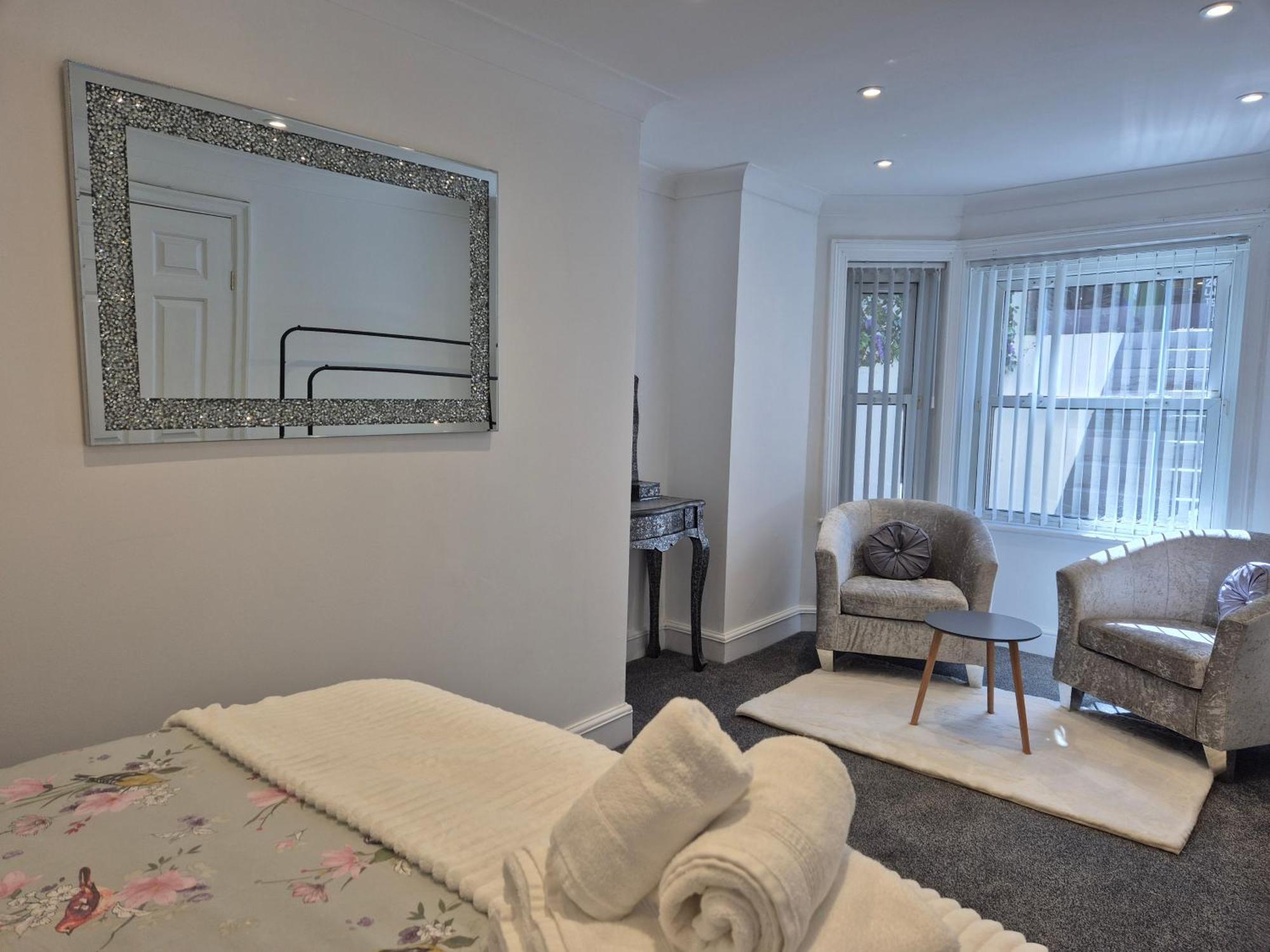 Апартаменты #26a Newly Refurbished Garden